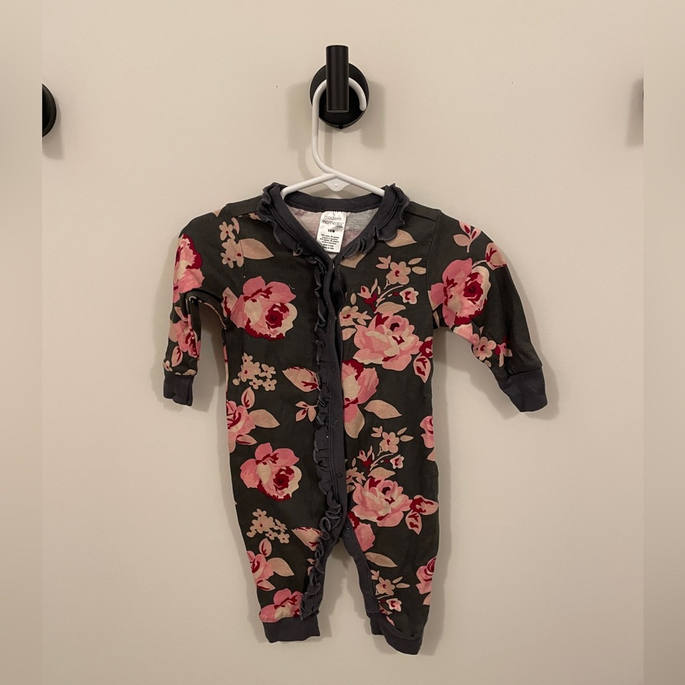 Modern Moments long sleeve/long pants body suit 3-6 months pink flowers